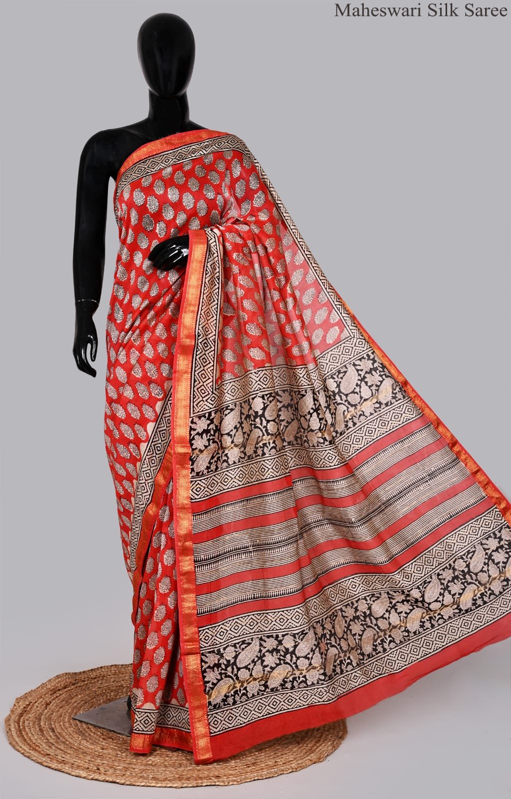 Regal Red Maheswari Silk Saree with Ornate Paisley Pallu
