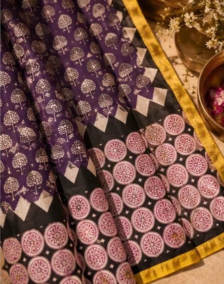 Regal Purple Maheswari Silk Saree with Geometric Circular Pallu view 3